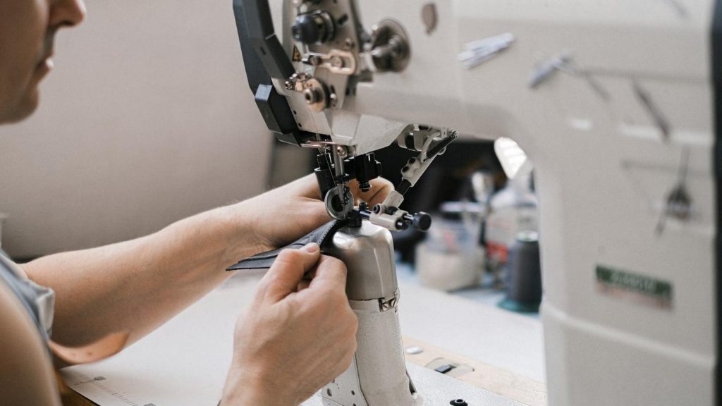 FUEL YOUR SEWING PASSION: A GUIDE TO FINDING THE BEST SEWING MACHINE FOR LEATHER